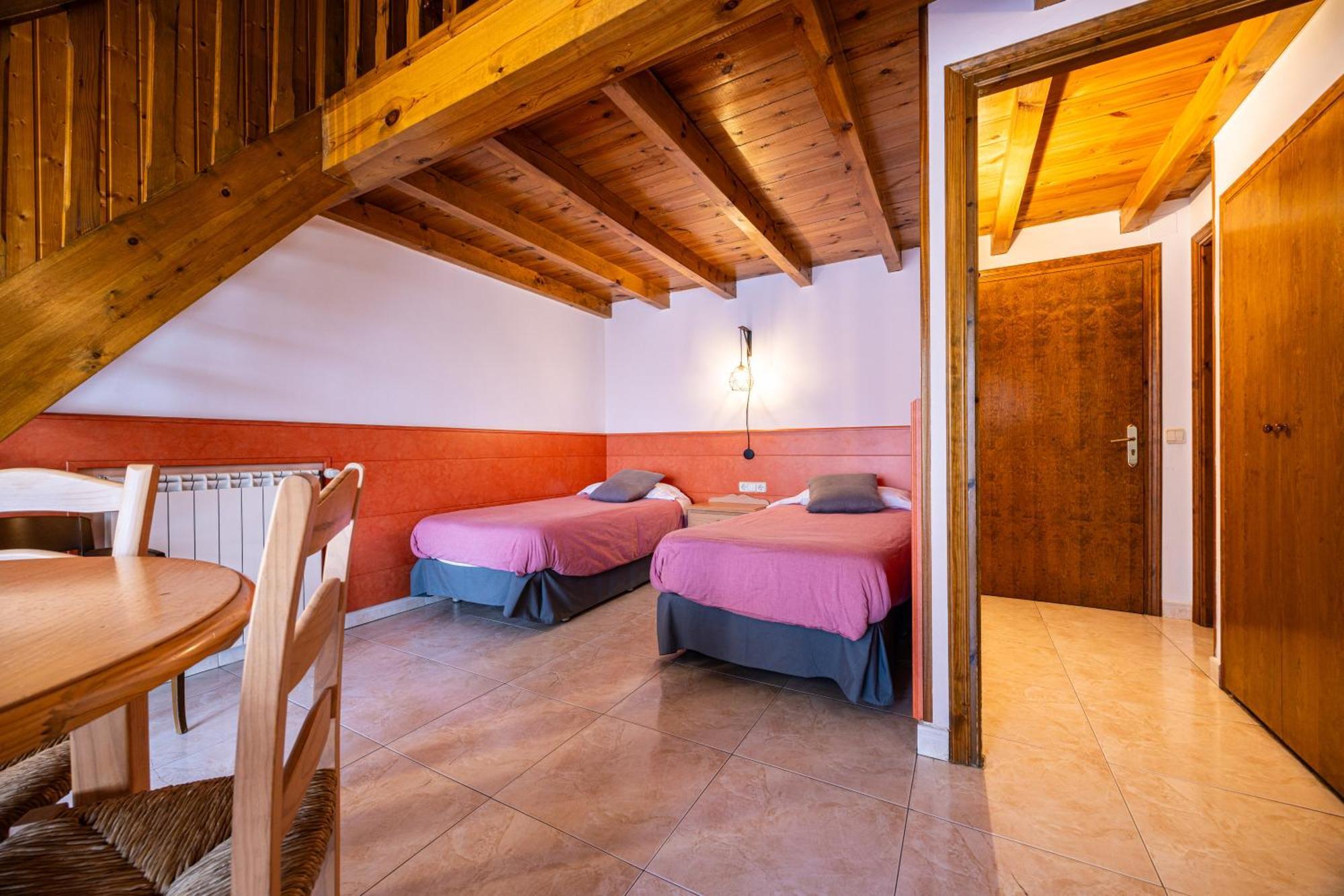 Aparthotel Les Corts Льивия Экстерьер фото