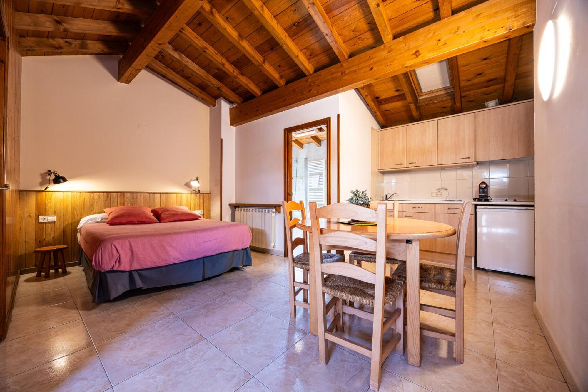 Aparthotel Les Corts Льивия Экстерьер фото